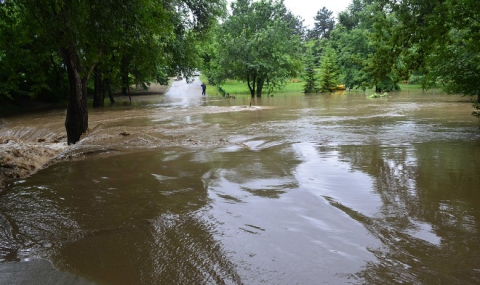 Над 20 къщи са наводнени в Троян - 1