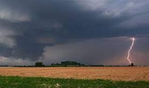 Валежи и гръмотевици в цялата страна - 1