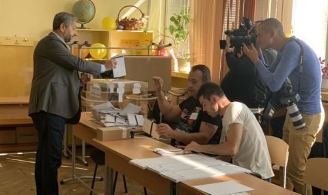 Стара песен на нов глас: Христо Иванов намекна за ремонт отново на Изборния кодекс - 1