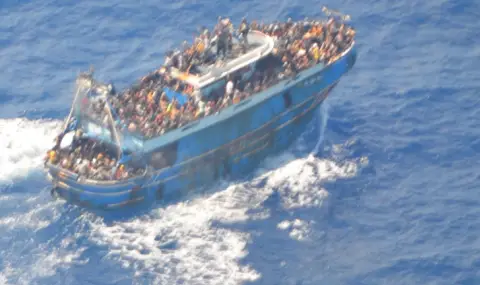 Над 60 мигранти изчезнаха след корабокрушение край Либия - 1