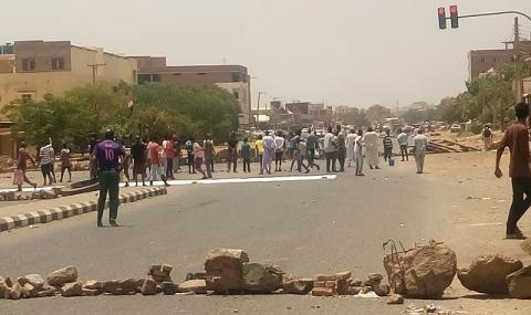 Военните поеха контрола в размирния Судан - 1