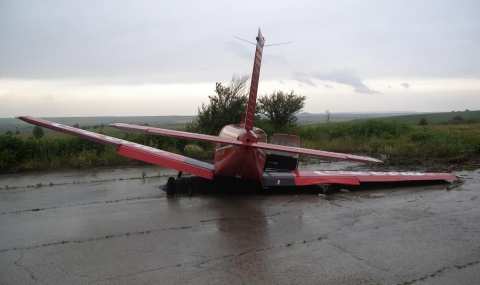 Двама ранени след авария на селскостопански самолет край Шумен - 1