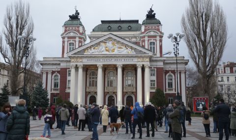 Ръководството на Народния театър ще обяви мотивите си за уволнението на Александър Морфов - 1