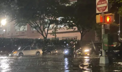 Проливни дъждове зад Океана! Наводнения в Тексас и евакуация в Калифорния - 1