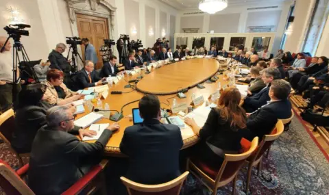 Бюджетната комисия в НС провежда извънредно заседание  - 1