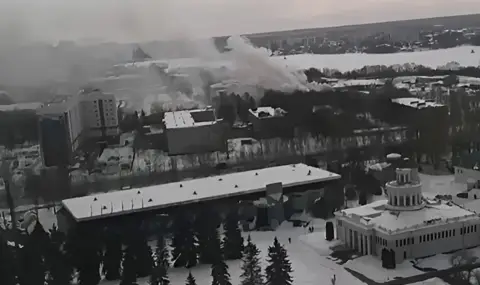 Огромен пожар погълна танкова академия в Русия - 1