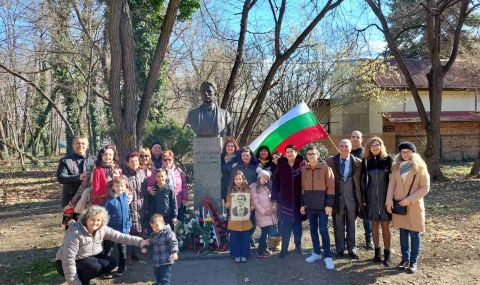 Българи в Румъния отбелязаха 150 години от гибелта на Васил Левски - 1