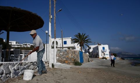 Гърция е издала 10 хиляди разрешителни за пребиваване и работа на украински бежанци - 1