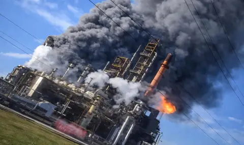 Експлозия в петролна рафинерия в Тексас ВИДЕО