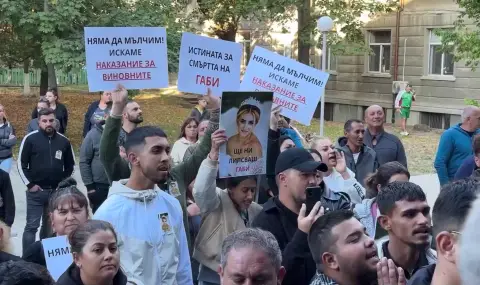 Близки на починалата родилка в Русе нахлуха в болницата - 1