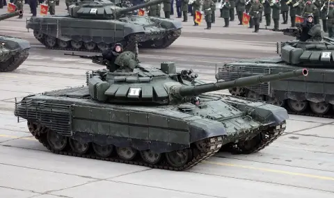 Ценна жертва! Бойци от "Азов" плениха модерен руски танк - 1