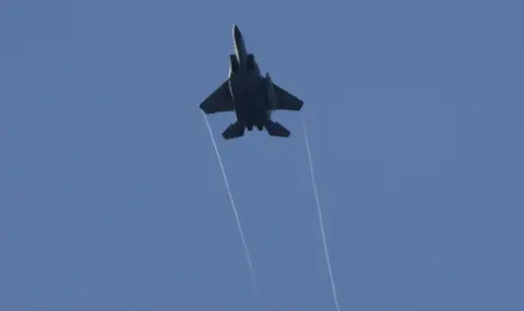 Американски пилот разказа за мистериозна „медуза“ от дронове над Иран след свалянето на неговия F-15
