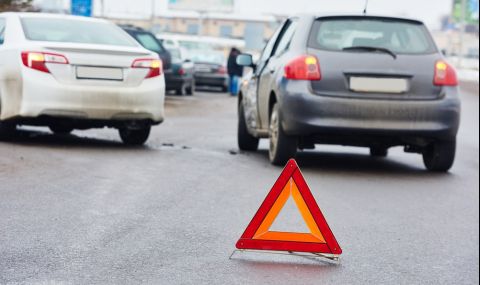 Верижна катастрофа блокира ключова пътна артерия в София - 1