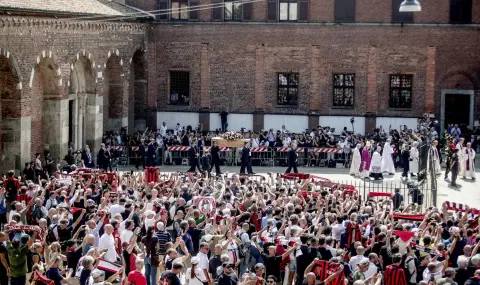 Хиляди фенове и легенди изпратиха Барези