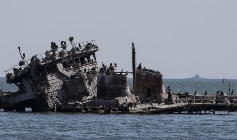 Сепаратистите в Донбас конфискуват търговски кораби - 1