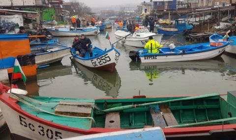 Рибарите от Царево отказват да спазят предупрежденията за мините в Черно море - 1