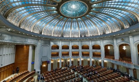 Румънското правителство продължава мандата - 1