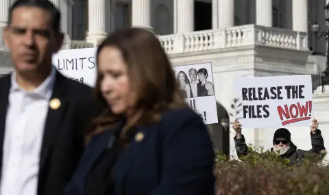 Жертви на Джефри Епстийн разкритикуваха частичното разсекретяване на документите в САЩ - 1