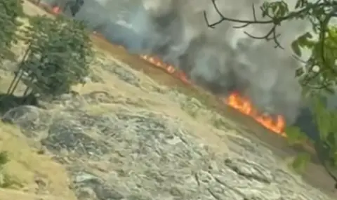 Активираха системата BG-Alert заради голям пожар край Карнобат (СНИМКА) - 1