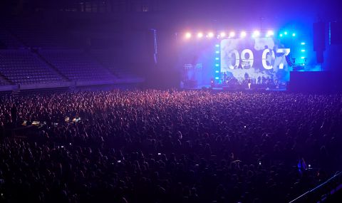 5000 души отиват на рок концерт след тест за Covid-19 (СНИМКИ) - 1