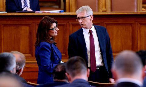 Николай Денков обясни отлагането на срещата с Мария Габриел: Кирил Петков и Асен Василев са в чужбина  - 1