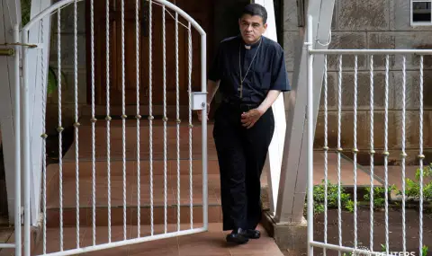 Пуснаха от затвора виден никарагуански епископ - 1