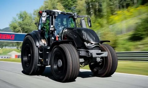 Tractor sets record on Formula 1 track - 1