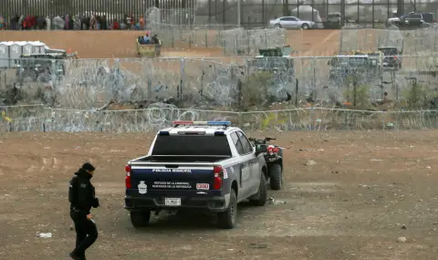 Мексиканската полиция откри в кола 7 трупа
