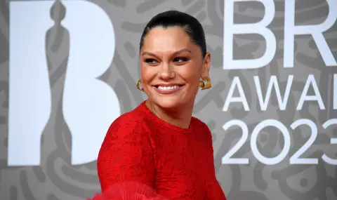 Джеси Джей със сълзи на очи пред 75 000 души: Ще победя рака! - 1