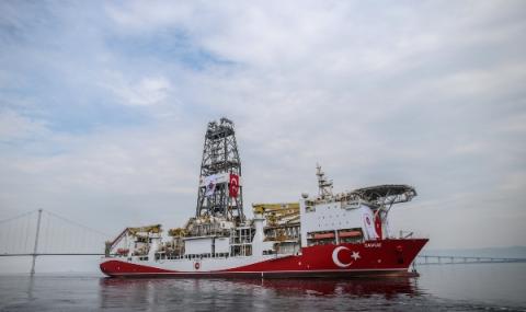 Турция връща кораб в Средиземно море - 1