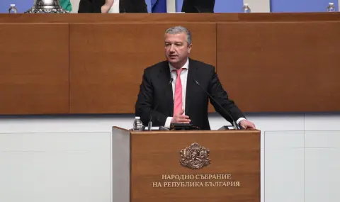 Dragomir Stoynev to the BNB: Why are restrictions on accounts exempt from service fees needed?  - 1