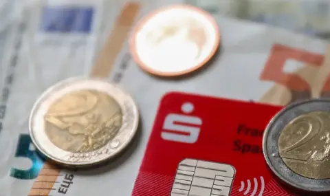 Платежни карти вместо пари в брой за бежанците в Германия - 1