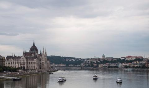 Парламентът в Унгария отмени правомощията на правителството - 1