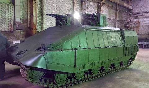 Батальонът &quot;Азов&quot; направи собствен танк - 1