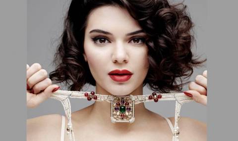 Кендъл Дженър сексапилна и в духа на 50-те (ВИДЕО) - 1