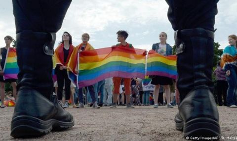 В Русия: забранява се говоренето за ЛГБТИ или за смяна на пола - 1
