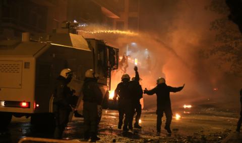 Протести и анархия в Гърция - 1