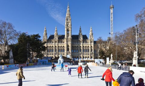 Откриха най-голямата ледена пързалка на открито в света във Виена (СНИМКИ) - 1