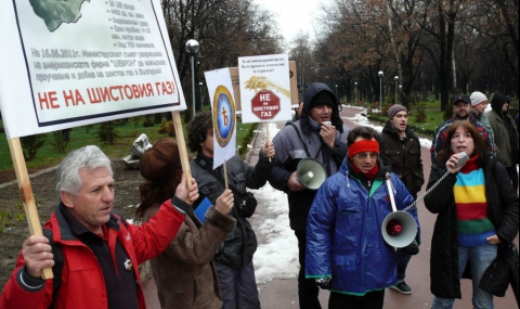 12 града на протест срещу шистовия газ - 1