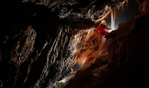 Жена оцеля 30 часа в пещера със счупен череп - 1