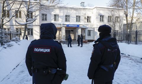 Руската полиция арестува приближени до Навални - 1