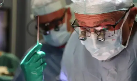 Екипи на ВМА и „Пирогов“ спасиха 9-годишно дете след изключително сложна операция - 1