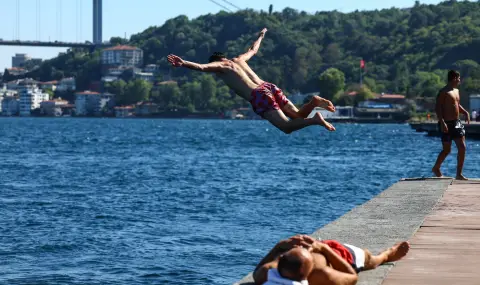 Невиждана жега в Турция: температурите достигнаха 52 градуса по Целзий - 1