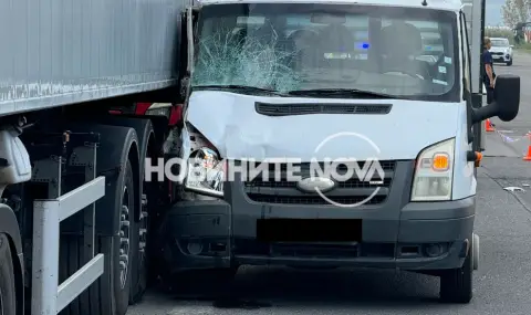 Tragedy in Burgas: Two pedestrians died, trapped between a van and a lorry, a third person was injured  - 1