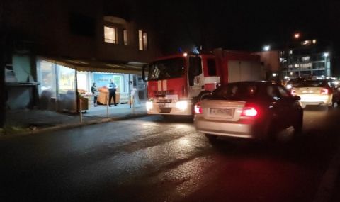 Пожар в Бургас, евакуираха жилищна кооперация - 1