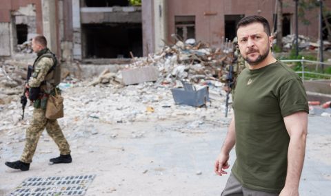 Зеленски посети Черноморск, за да се запознае с товаренето на зърно - 1