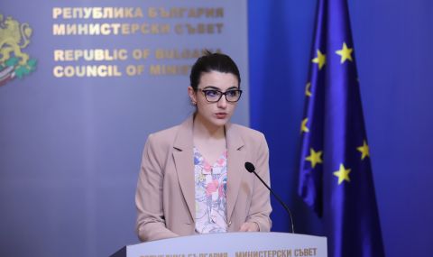 Лена Бориславова: Даваме 2000 каски и 2000 бронежилетки на Украйна - 1