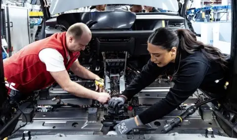 Германската автомобилна индустрия преживява рекордни загуби на работни места - 1