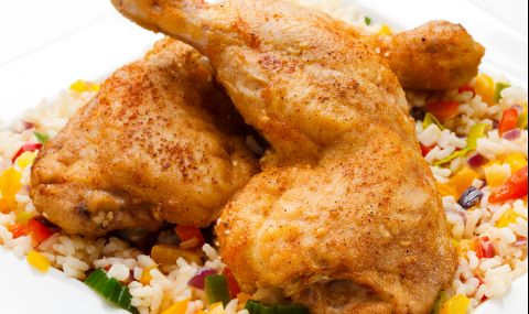 Рецепта на деня: Пиле с ориз и червени чушки, приготвено с мултикукър - 1