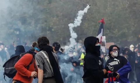 Макрон осъди насилието след протестите във Франция - 1